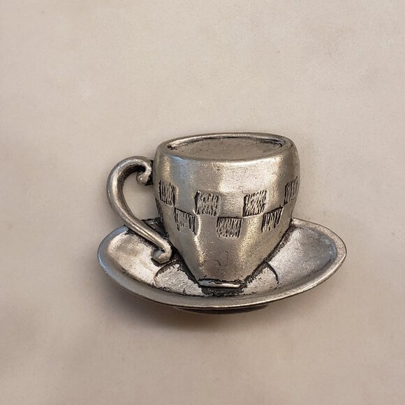Seagull Pewter Canada 1996 Cup & Saucer Brooch - Picture 1 of 5